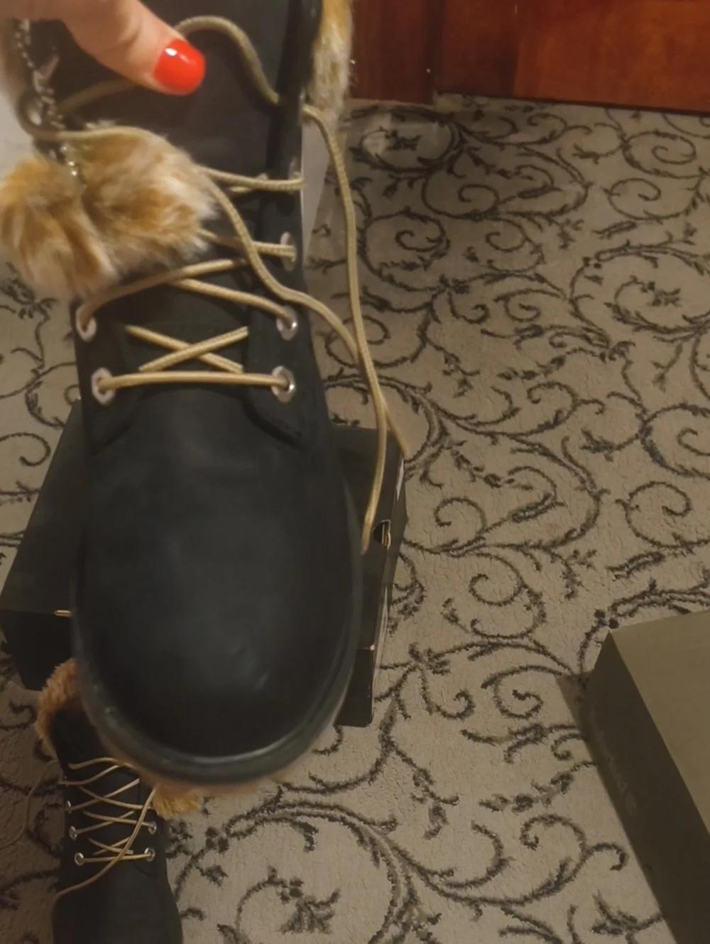 Timberland Black Winter Lace-Up Boots with Tan Fur Trim Kids 5.5
